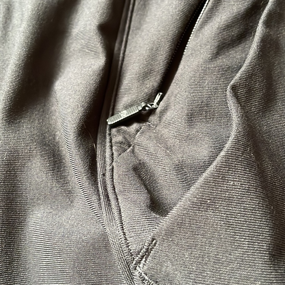 Lululemon women’s trouser pants, black size 6 - Picture 3 of 4